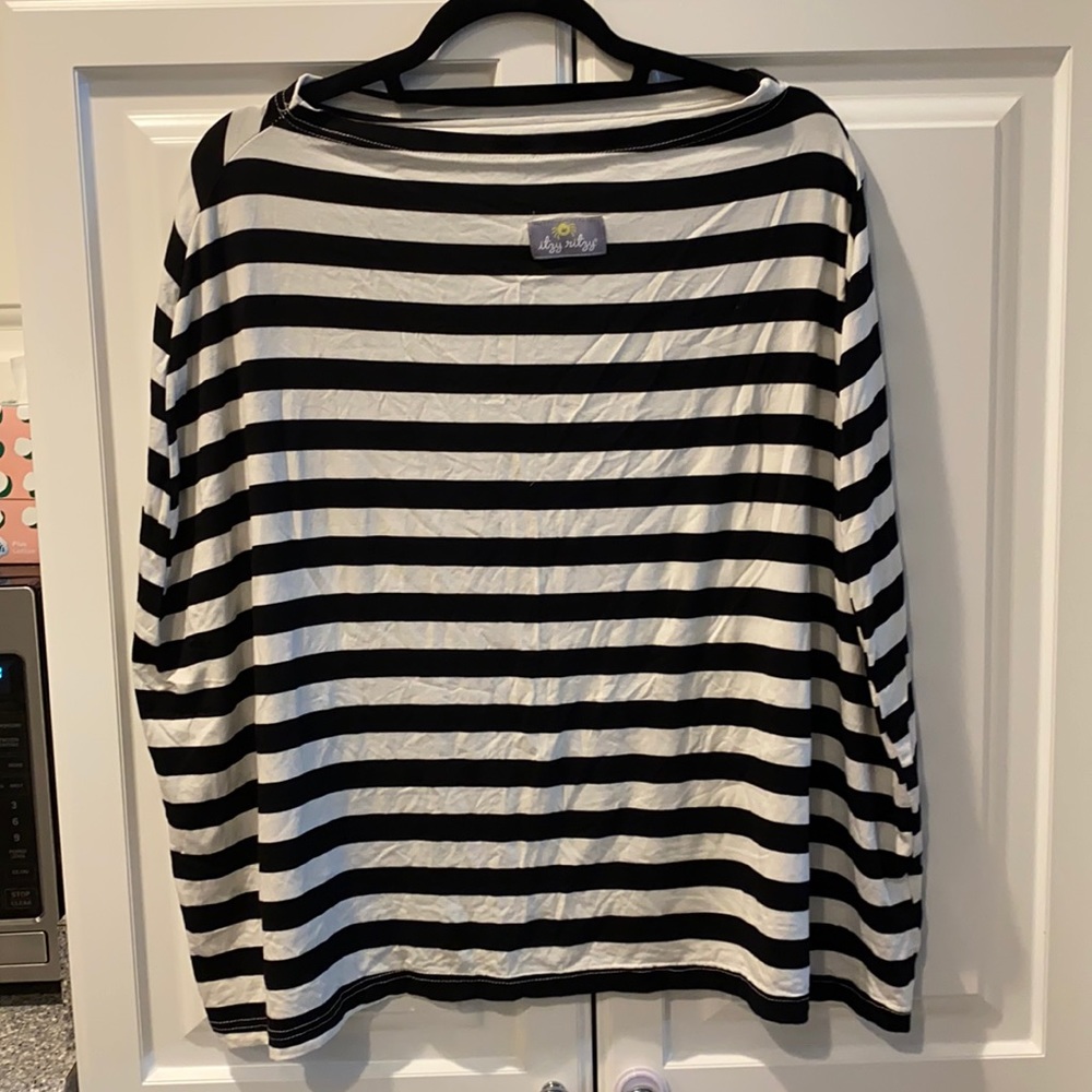Itsy Ritzy Striped Nursing Cover